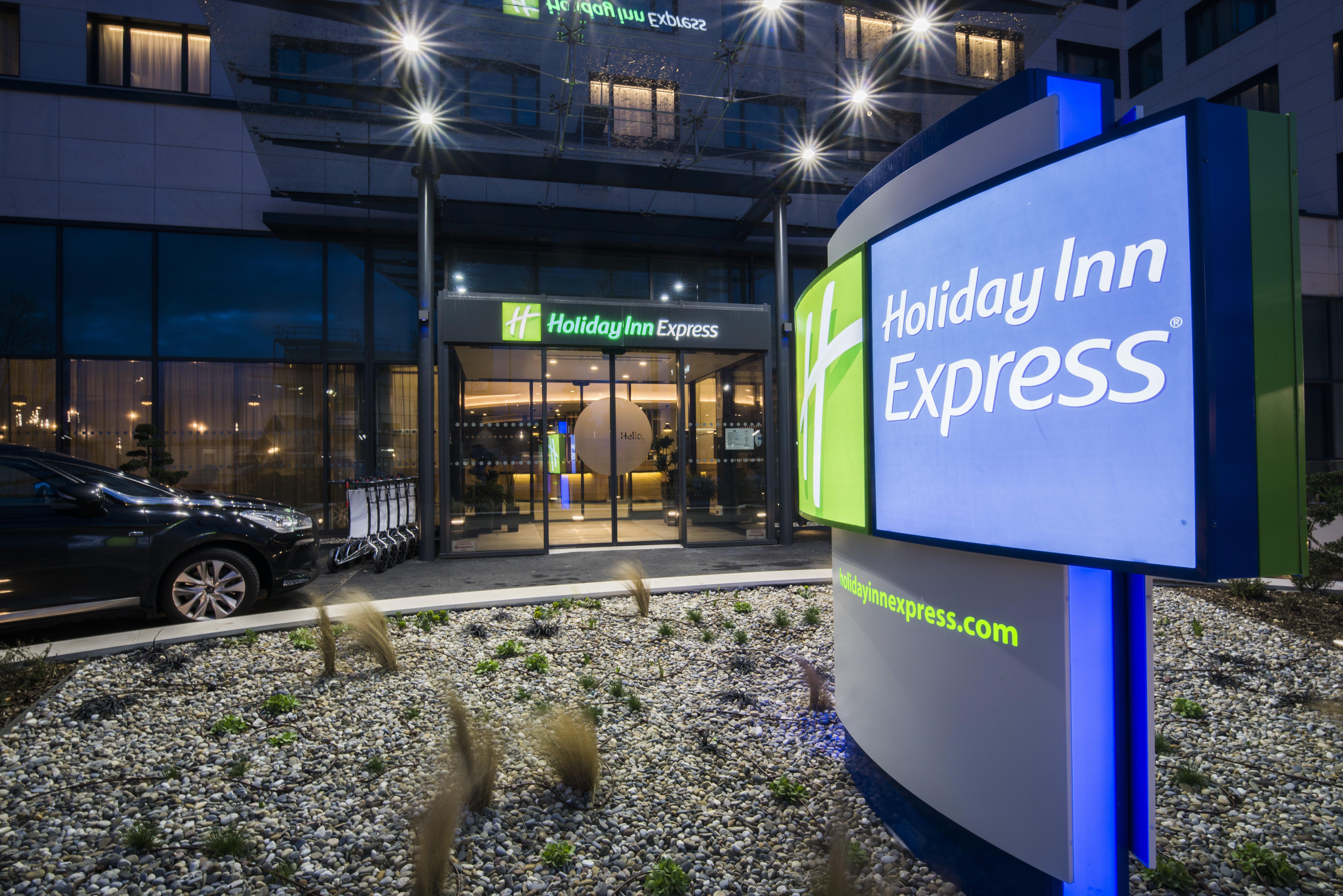 Holiday Inn Express - Paris - Cdg Airport, An Ihg Hotel Roissy-en-France Exterior foto